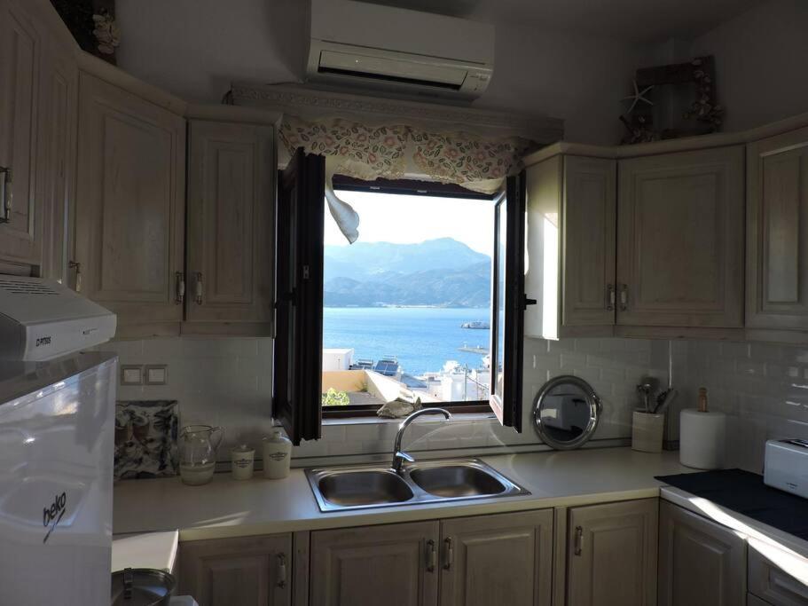 Annissa Appartment Karpathos Bagian luar foto