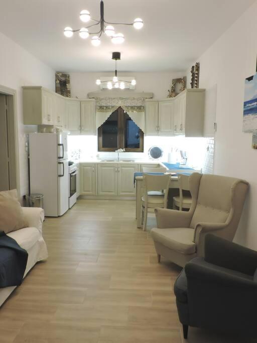 Annissa Appartment Karpathos Bagian luar foto