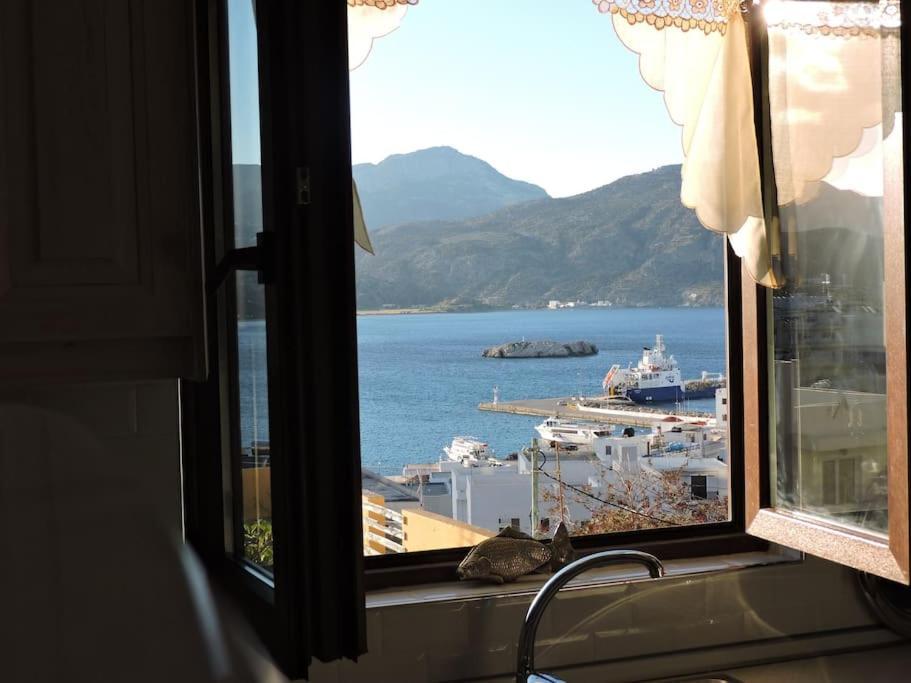 Annissa Appartment Karpathos Bagian luar foto